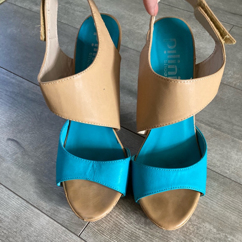 Strapy sandal pumps in blue and nude